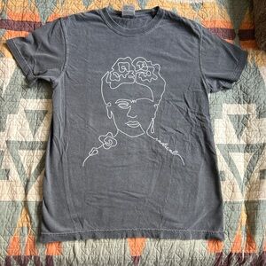 Frida Gray Graphic T-Shirt with Artistic Design